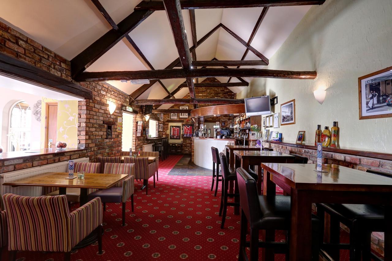 Manor Court Hotel Carnaby Bagian luar foto