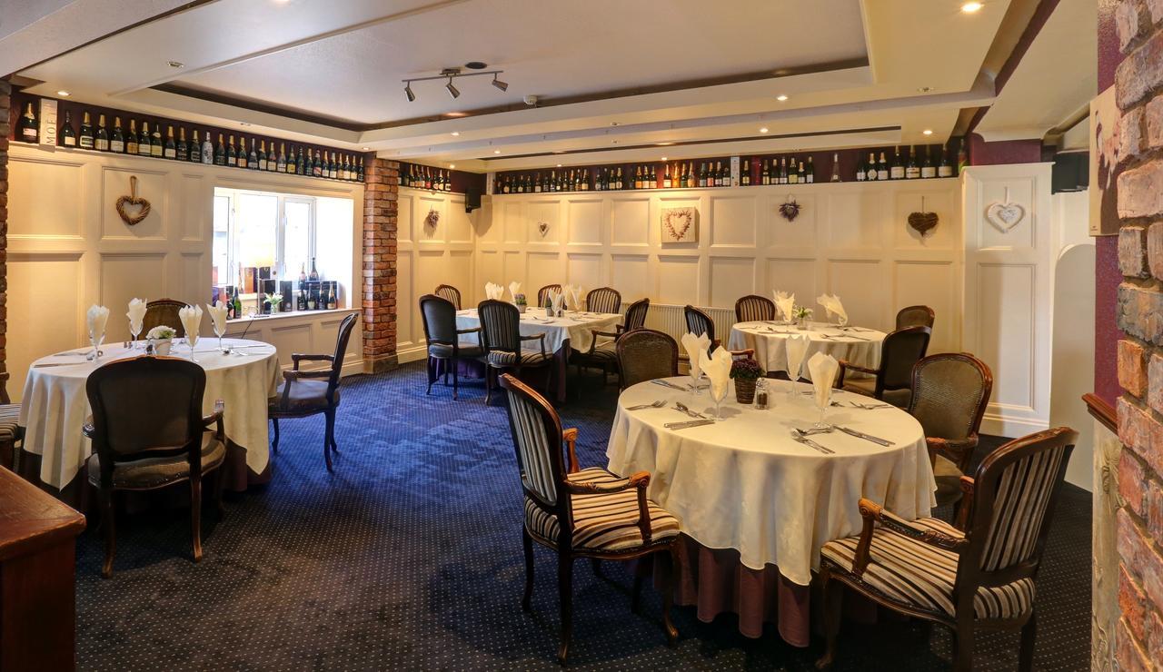 Manor Court Hotel Carnaby Bagian luar foto