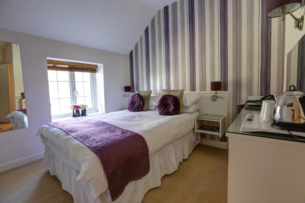 Manor Court Hotel Carnaby Bagian luar foto